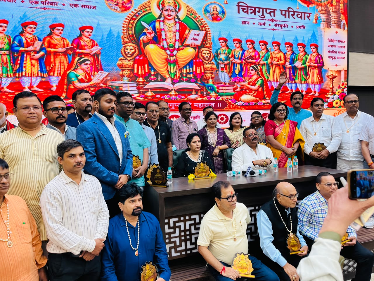 संजय सिन्हा ने समाज की एकता और शिक्षा पर दिया जोर