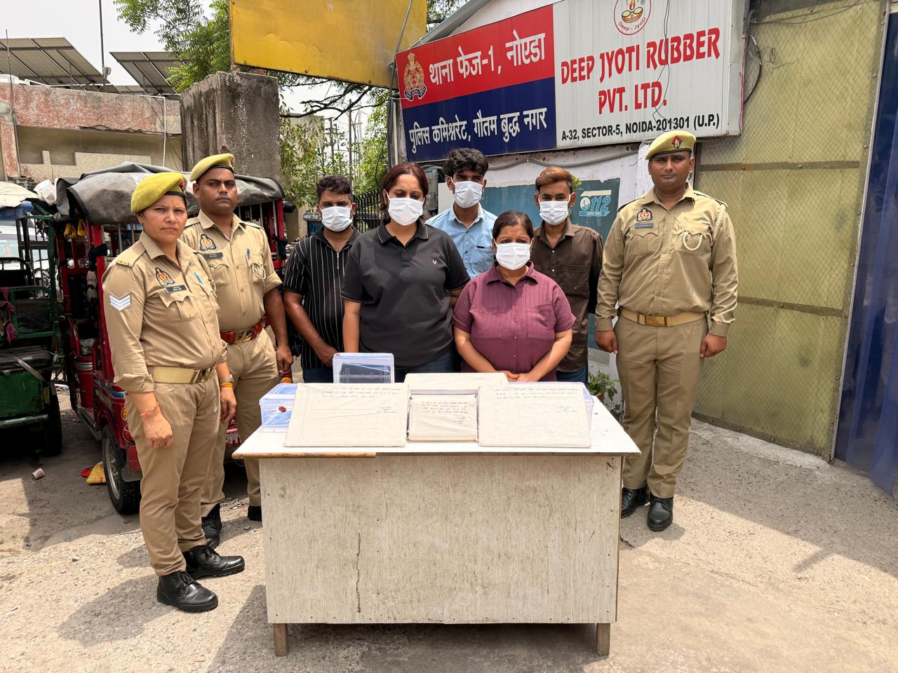 नोएडा में फर्जी लोन कॉल सेंटर का भंडाफोड़, 5 साइबर ठग गिरफ्तार