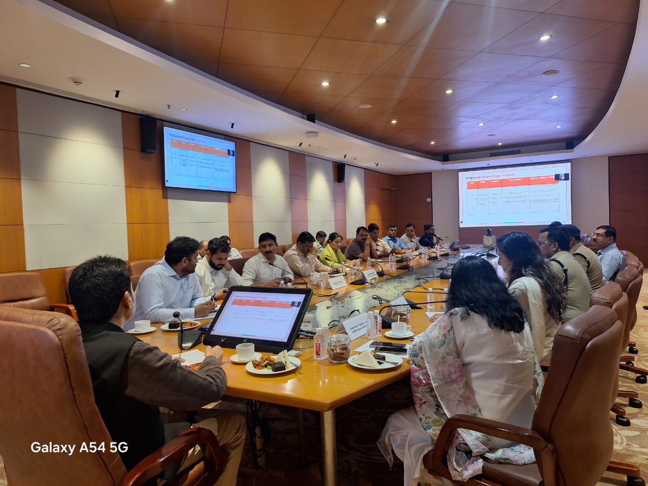 प्रमुख सचिव ने इंडिया एक्सपो मार्ट, ग्रेटर नोएडा में यूपी इंटरनेशनल ट्रेड शो के चतुर्थ संस्करण की तैयारियों की समीक्षा की