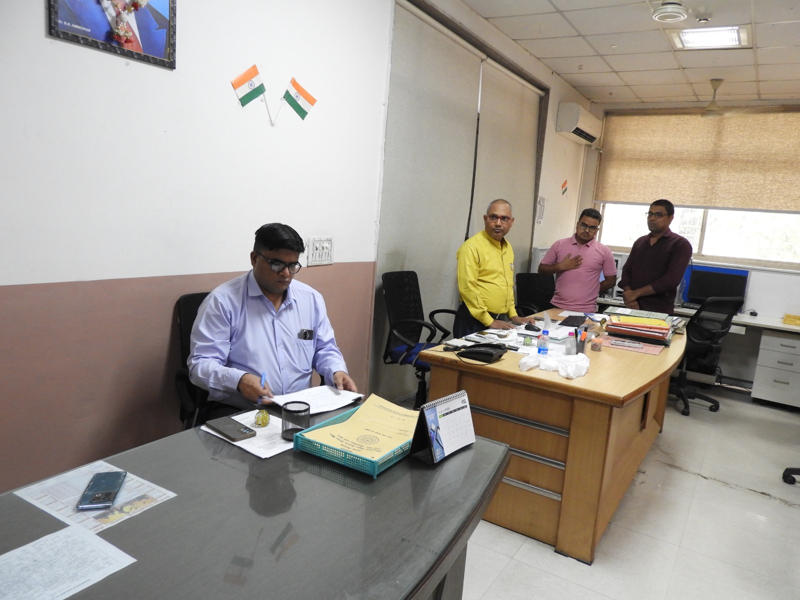 प्रबन्ध निदेशक ने ओ०एम०एस० कन्ट्रोल रूम का किया औचक निरीक्षण, जलाभिषेक के दृष्टिगत प्रमुख मंदिर स्थलों एवं कॉवड यात्रा मार्ग की विद्युत व्यवस्था पर कडी निगरानी के निर्देश।
