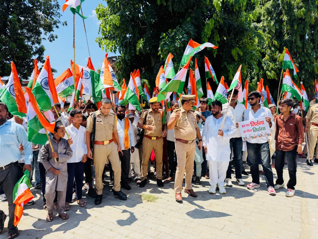 रिसिया में गूंजा देशभक्ति का जज्बा, शान से लहराया तिरंगा