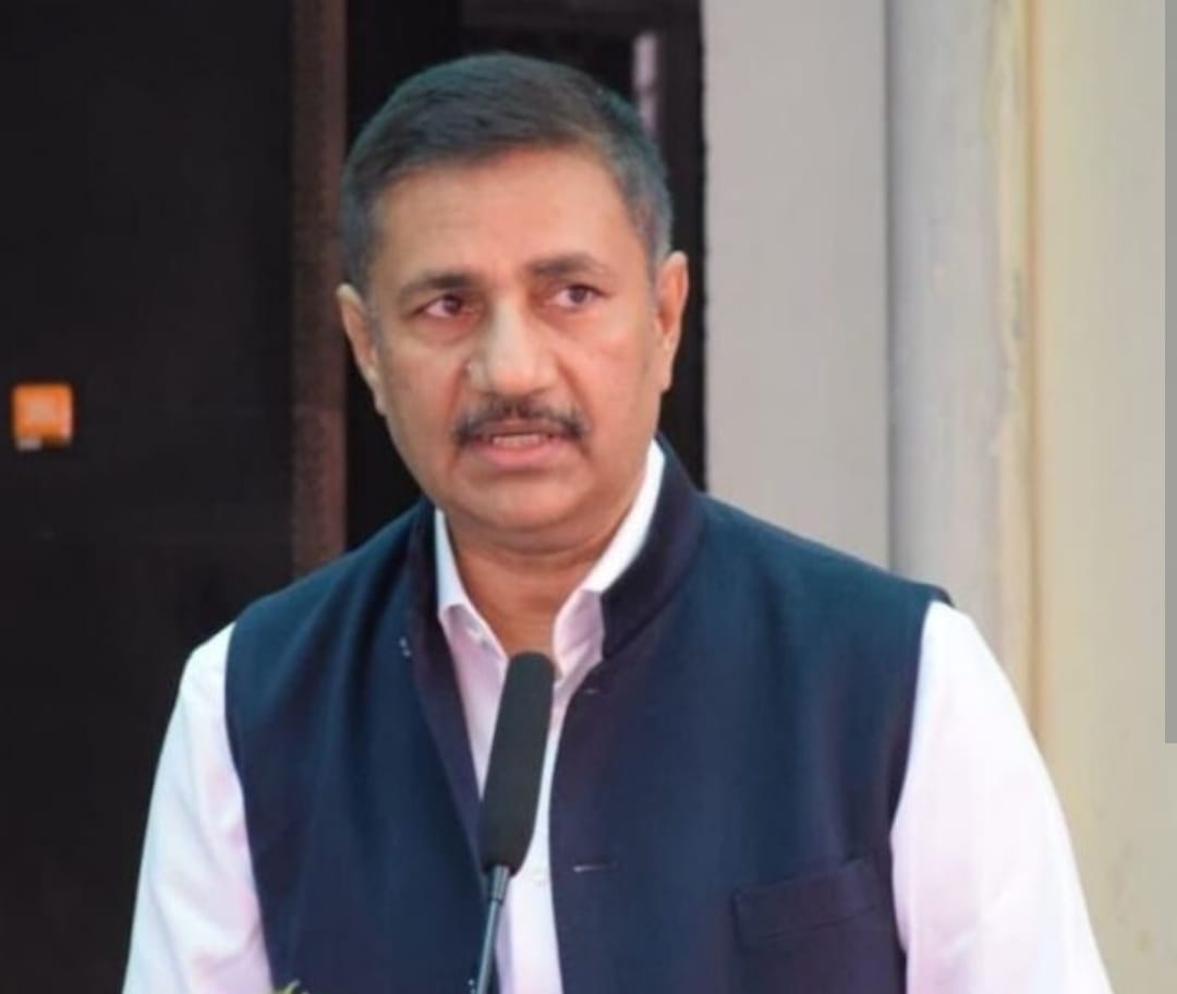 नोएडा इंटरनेशनल एयरपोर्ट, जेवर में रनवे एवं एप्रन पर जलभराव नहीं, पार्किंग क्षेत्र में जलभराव की समस्या शीघ्र दूर की गई: राकेश कुमार सिंह