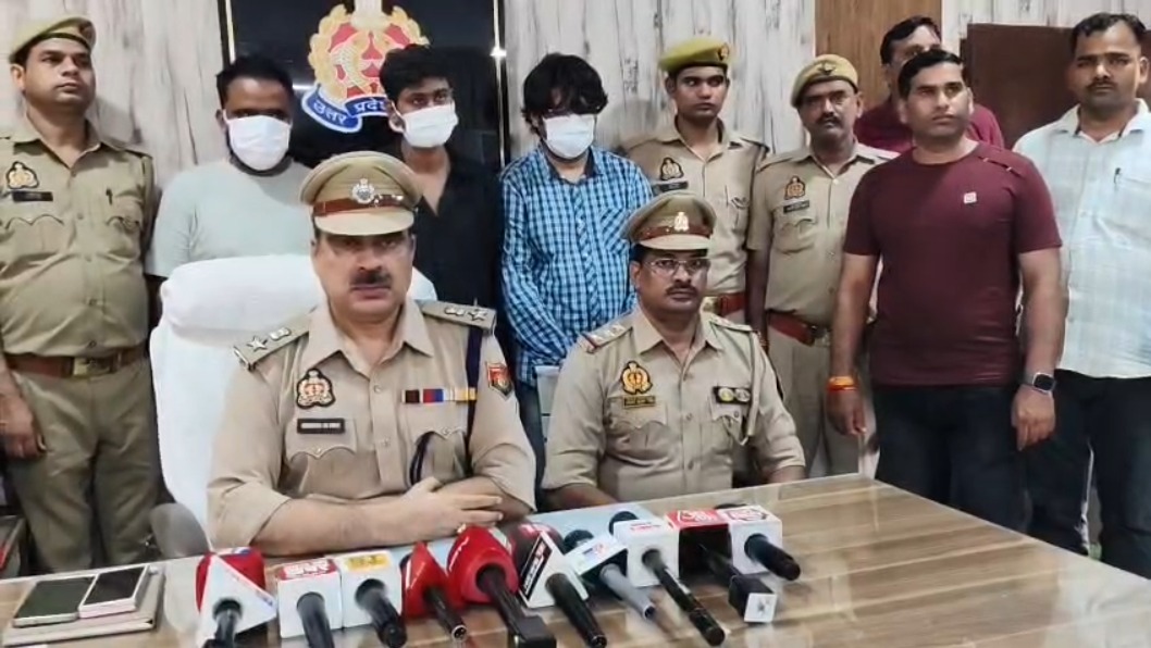 विदेशी नागरिकों से ठगी का खेल! फर्जी कॉल सेंटर का भंडाफोड़, तीन गिरफ्तार