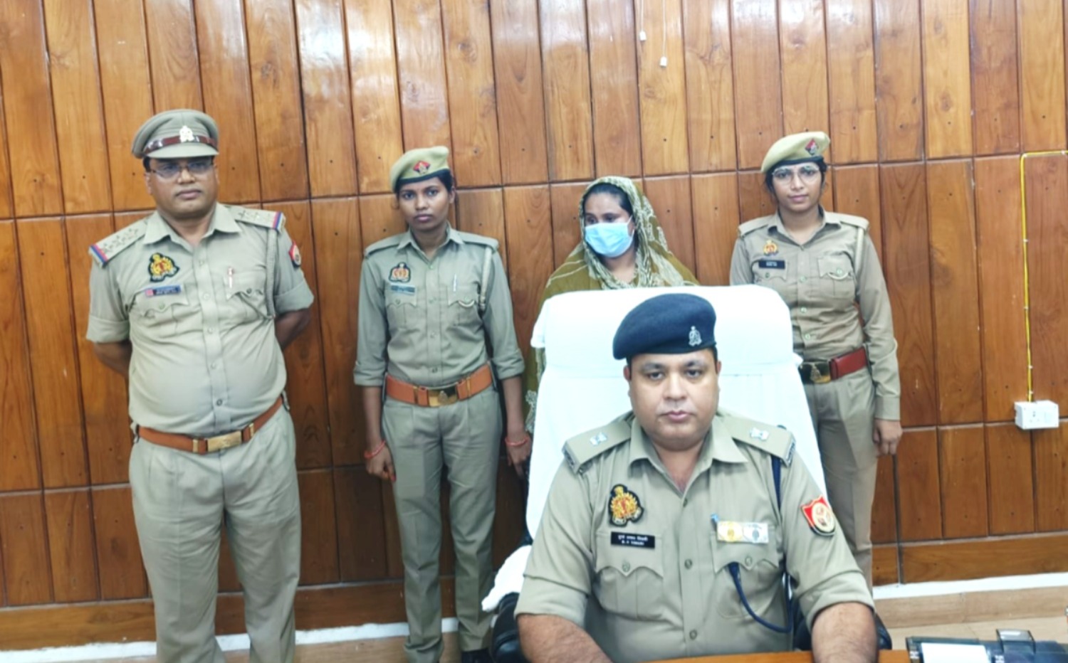 बहराइच पुलिस की बड़ी कार्रवाई: 116 ग्राम स्मैक के साथ महिला तस्कर गिरफ्तार, ₹35 लाख कीमत का मादक पदार्थ बरामद
