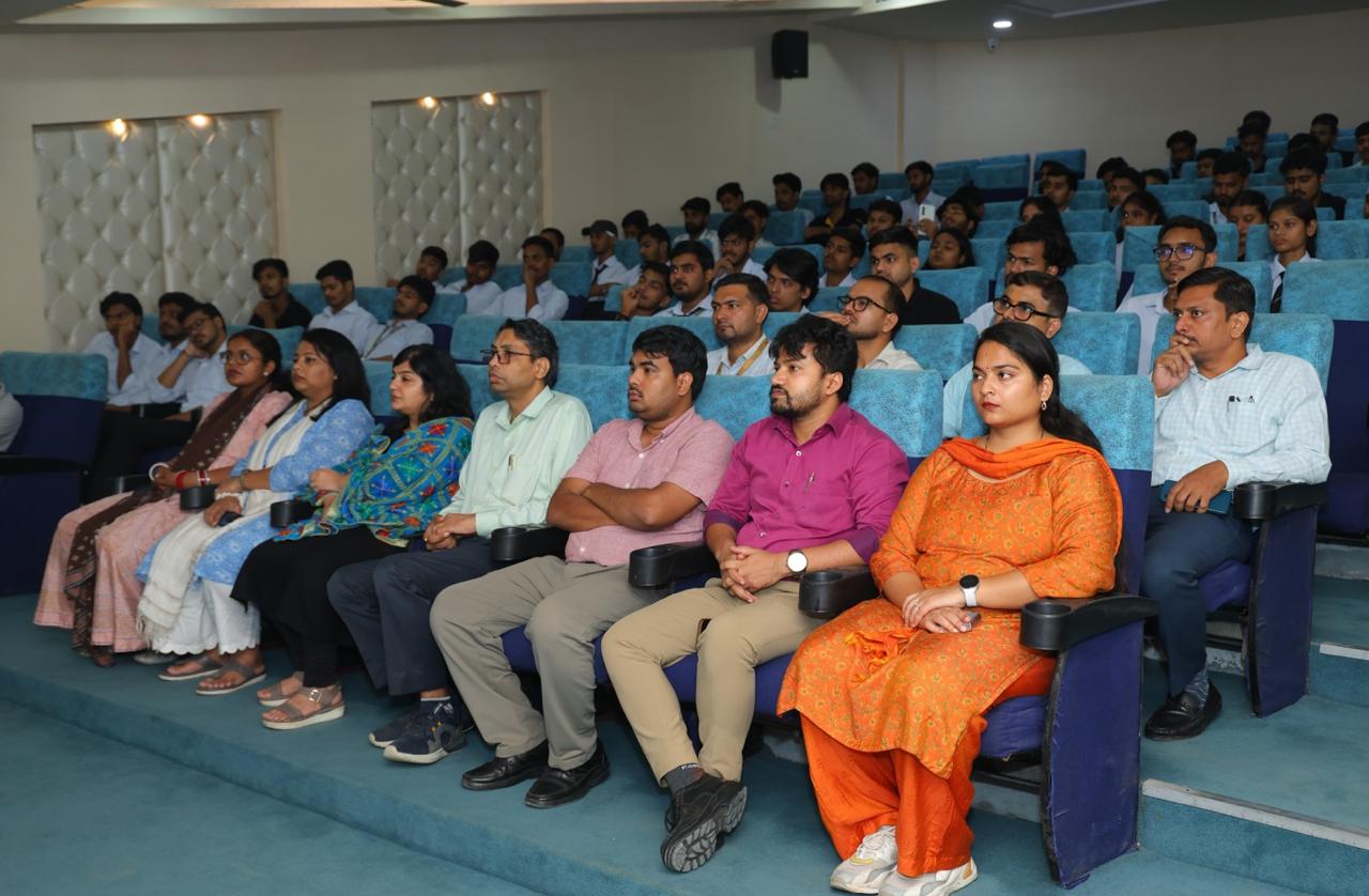 GNIOT इंजीनियरिंग इंस्टीट्यूट में अनुसंधान और विकास ओरिएंटेशन प्रोग्राम का सफल आयोजन