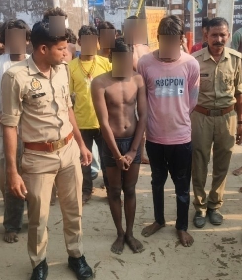 रामघाट में पुलिस का साहस: सिपाही अंकुर ने गंगा में डूब रहे 6 श्रद्धालुओं की बचाई जान, SSP देंगे 5 हजार का इनाम