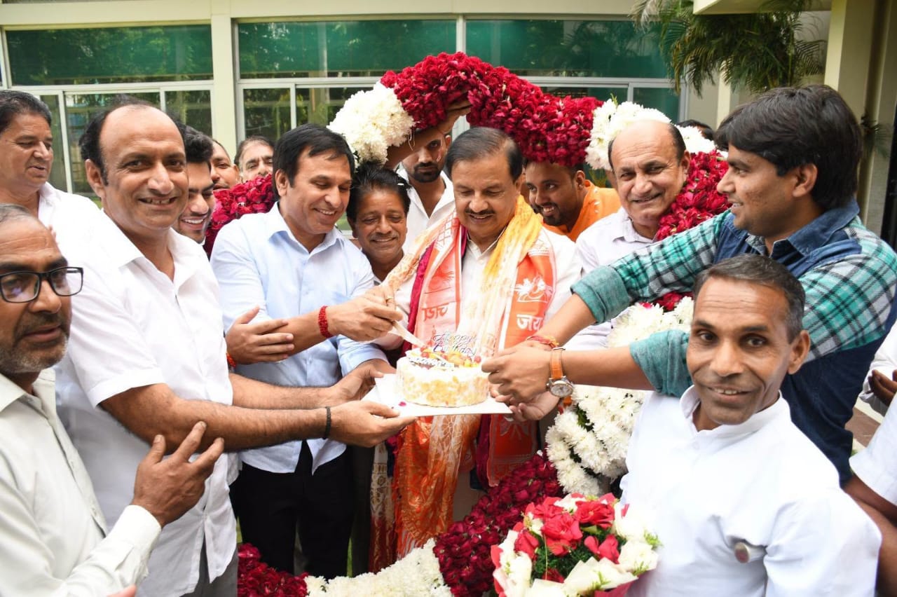 जन्मदिन पर मिले अपार स्नेह और शुभकामनाओं के लिए डॉ. महेश शर्मा ने जताया आभार