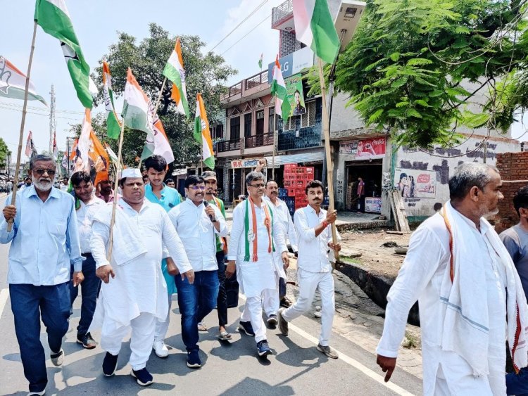 छतारी और पहासू में निकली कांग्रेस की आजादी गौरव यात्रा लोगों ने पुष्प वर्षा कर किया स्वागत