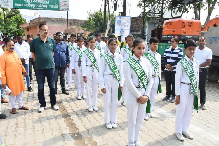 नगर पालिका परिषद, दादरी जनपद गौतमबुद्धनगर द्वारा    विशाल दुर्गा मन्दिर तक ‘‘स्वच्छ अमृत महोत्सव‘‘ के अन्तर्गत रैली का आयोजन