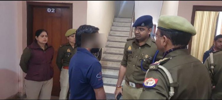 ओयो होटल में चल रहे सेक्स रैकेट पर पुलिस ने की रात्रि में छापेमारी