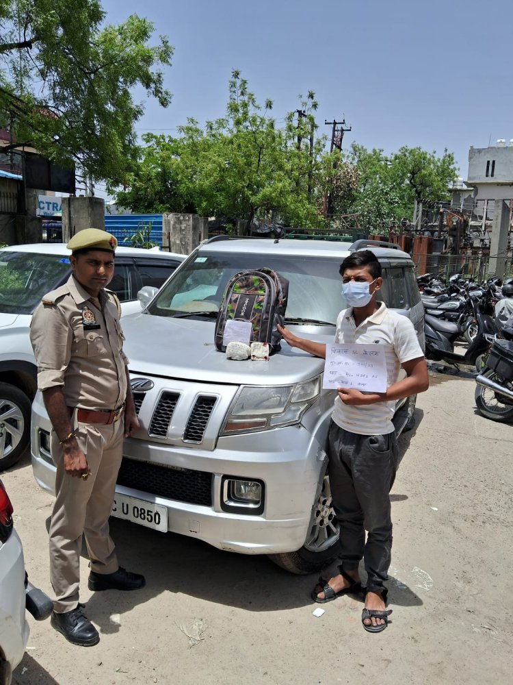 अन्य राज्यों से अवैध गांजा की तस्करी कर दिल्ली एनसीआर में विक्री करने वाले शातिर तस्कर को पुलिस ने अवैध गांजा व कार के साथ किया गिरफ्तार