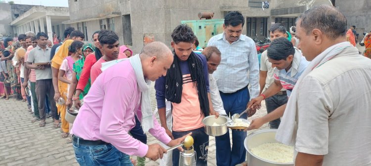 डीएम मनीष कुमार वर्मा के नेतृत्व में बाढ़ प्रभावित परिवारों को हर संभव मदद मुहैया कराने को जिला प्रशासन कृत संकल्पित अस्थाई आश्रय स्थलों में बाढ़ प्रभावित परिवारों के लिए की गई व्यवस्थाओं की नोडल अधिकारी निरंतर कर रहे हैं