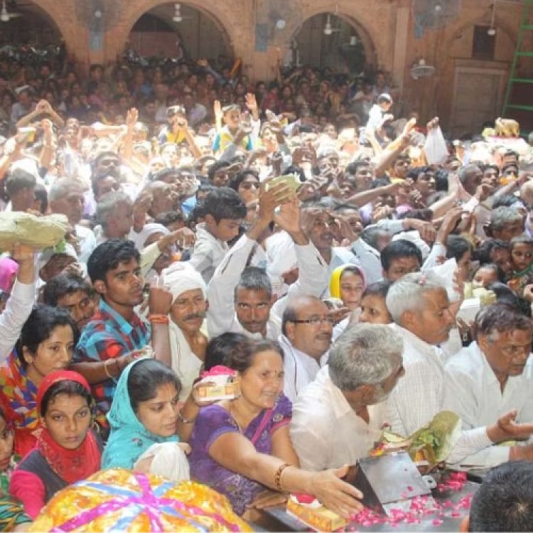 हरियाली अमावस्या पर मंदिरों पर उमड़ी भीड़