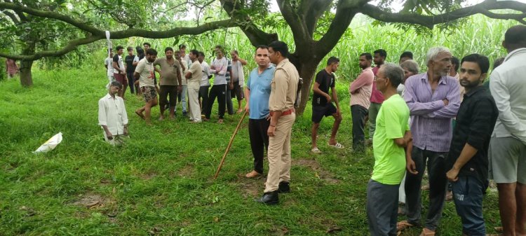 भतीजियों के घर आए चाचा का संदिग्ध परिस्थितियों में पेड़ से लटका मिला शव