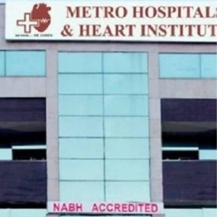 METRO HOSPITAL NOIDA  55 वर्षीय पेरालाइज़्ड व्यक्ति को नया जीवन