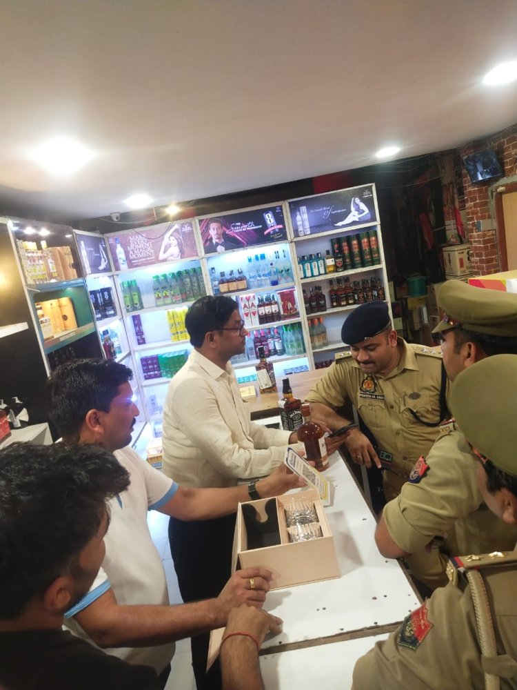 आबकारी एवं पुलिस की संयुक्त टीम द्वारा सेक्टर-94 स्थित शराब की दुकानों का किया गया स्थलीय निरीक्षण।