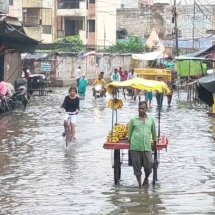 Monsoon राहत के साथ आफत लाए बदरा