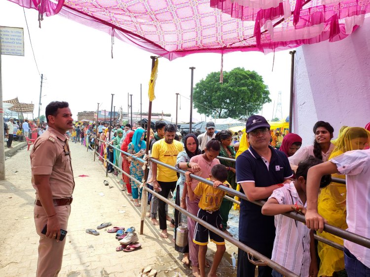 शीतला देवी के मंदिर में उमडा श्रद्धालुओं का जन सैलाब