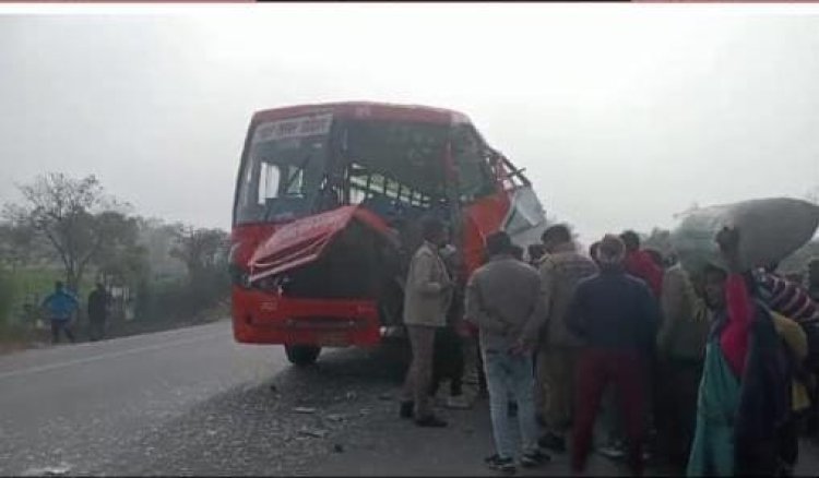 बहराइच रोडवेज बस को दूसरे बस ने मारी टक्कर आधा दर्जन यात्री घायल