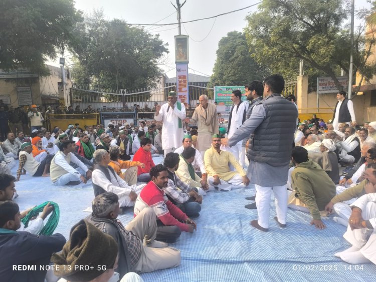 किनौनी शुगर मिल पर गन्ना के बकाया भुगतान को लेकर भारतीय किसान यूनियन चढूनी की हुई महापंचायत