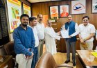 Greater  noida :सीईओ राकेश कुमार सिंह ने किसानों को दिए आबादी भूखंडों के आरक्षण पत्र