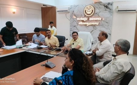 Gautam budh nagar मुख्य विकास अधिकारी की अध्यक्षता में आरटीई प्रवेश प्रक्रिया को लेकर निजी विद्यालयों के साथ समीक्षा बैठक संपन्न