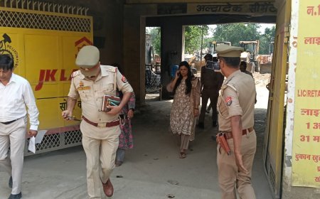 Greater noida जिलाधिकारी ने शाहबेरी स्थित कंपोजिट शॉप नंबर-1 का किया औचक निरीक्षण