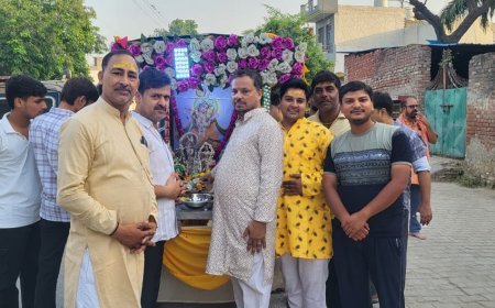 UP जहांगीराबाद :पुरुषोत्तम मास में निकली भव्य प्रभात फेरी, भक्तिमय माहौल में गूंजा राधा नाम
