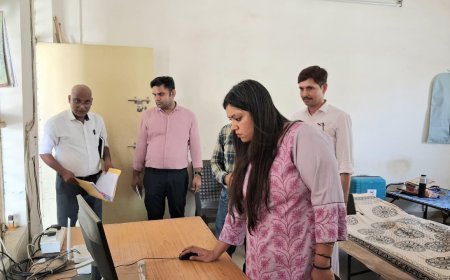 जिलाधिकारी ने ईवीएम/वीवीपैट वेयरहाउस का मासिक निरीक्षण कर सुरक्षा व्यवस्थाओं का लिया जायजा