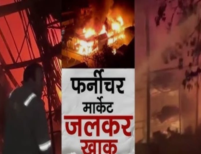 Greater noida शाहबेरी फर्नीचर मार्केट में  लगी आग
