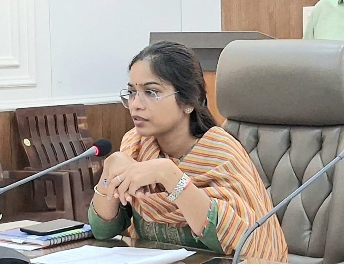 ADM न्यायिक की अध्यक्षता में गौ आश्रय स्थलों की समीक्षा बैठक संपन्न
