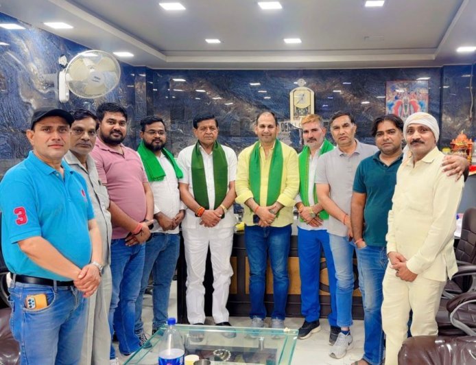 भाकियू लोकशक्ति के राष्ट्रीय चिंतन शिविर हरिद्वार उतराखंड में होने वाले कार्यक्रम को लेकर एक बैठक नोएडा कार्यालय सदरपुर सोम बाज़ार पर आयोजित हुई।