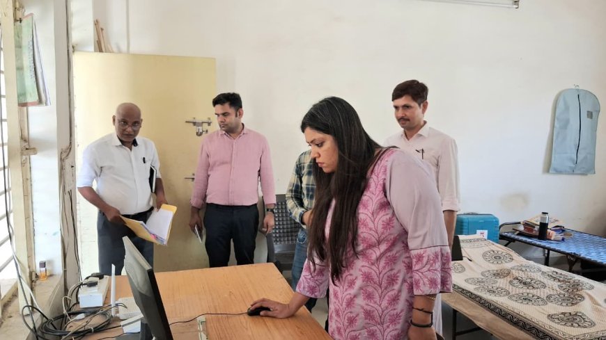 जिलाधिकारी ने ईवीएम/वीवीपैट वेयरहाउस का मासिक निरीक्षण कर सुरक्षा व्यवस्थाओं का लिया जायजा