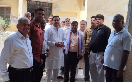 Greater noida नगर पंचायत चेयरमैन प्रतिनिधि ने प्राथमिक स्वास्थ्य केंद्र लैब का फीता काटकर किया उद्घाटन