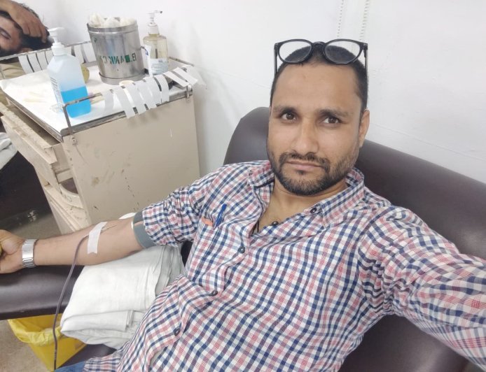 दिल्ली AIIMS में गूंजी इंसानियत की पुकार: सेवादार जगदीश इन्सां ने 46वीं बार किया रक्तदान