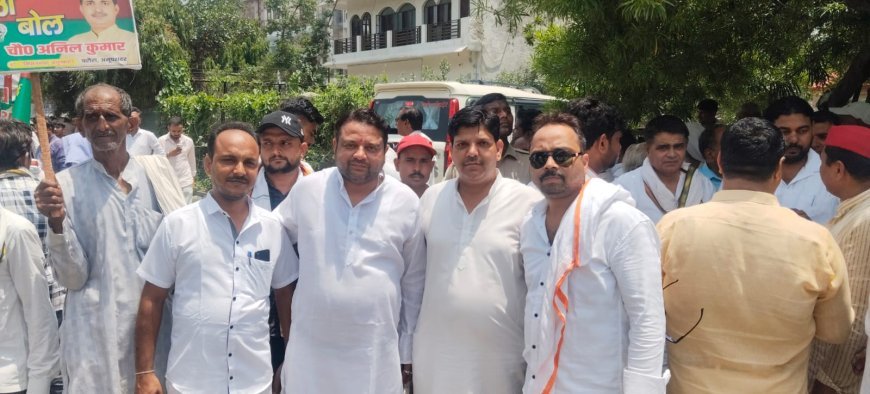 “महंगाई, बेरोजगारी और पेपर लीक के खिलाफ बुलंदशहर में सपा का हल्ला बोल, भारी पुलिस बल के बीच सौंपा ज्ञापन